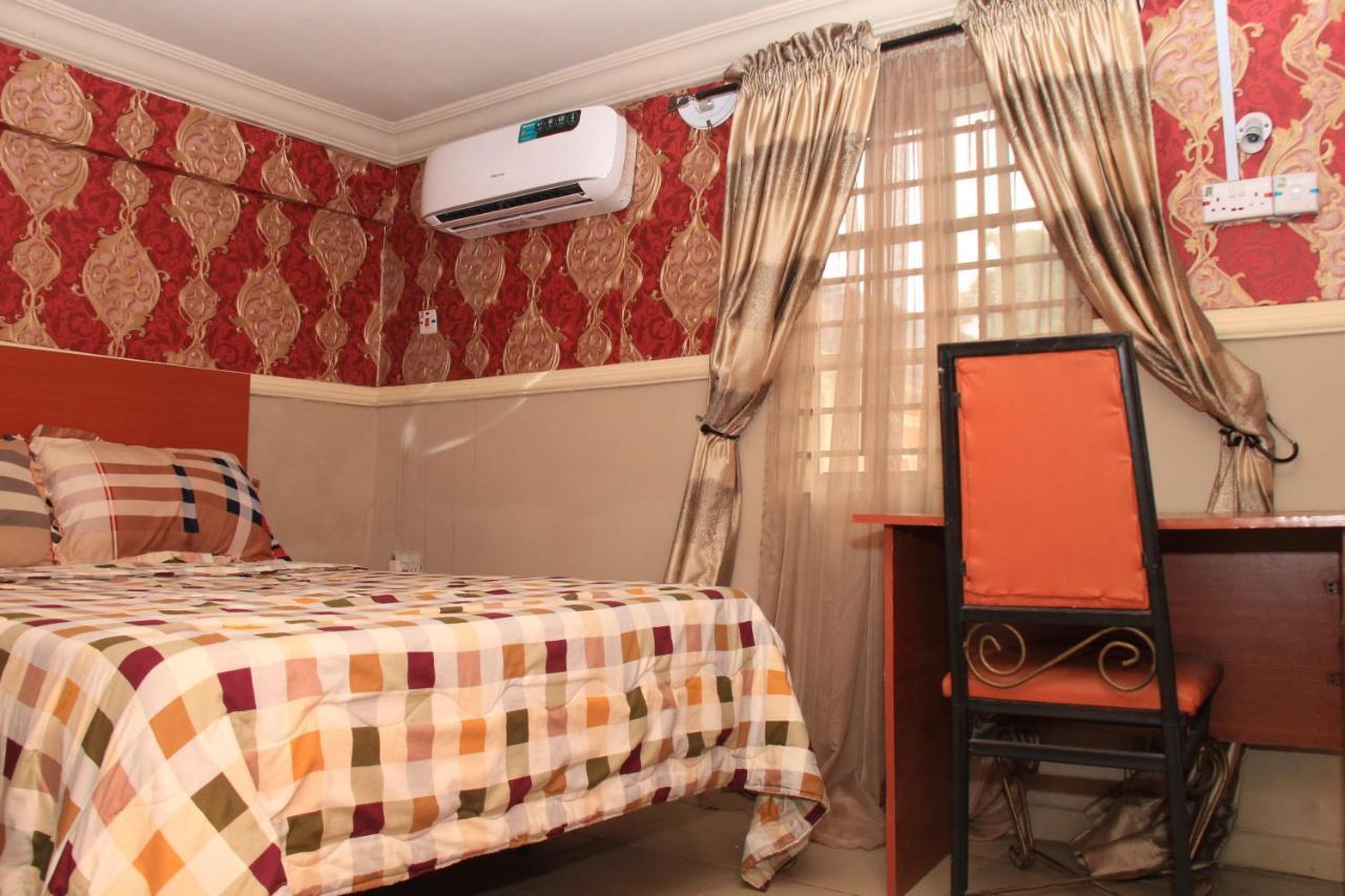 Aquatic Suites & Apartments Aliayabiagba Ngoại thất bức ảnh