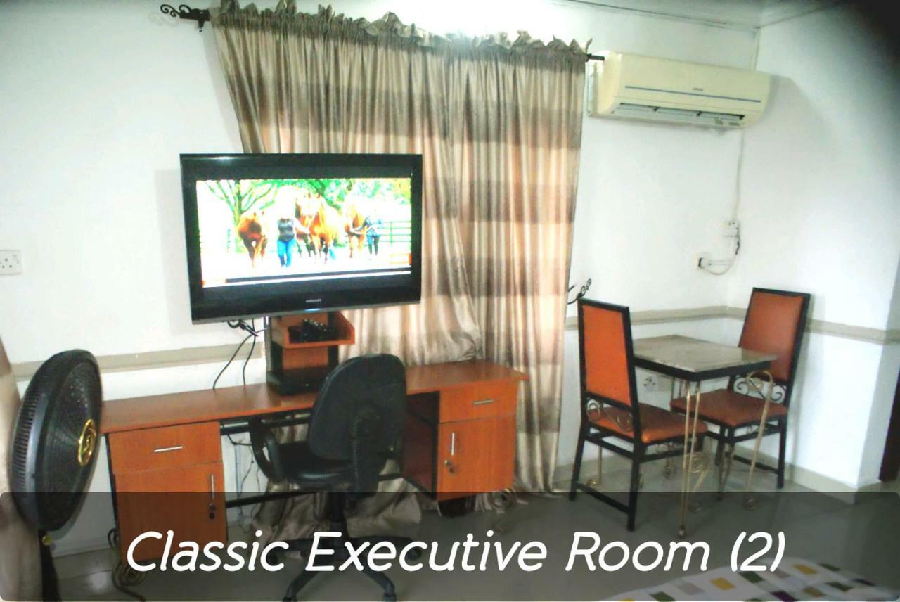 Aquatic Suites & Apartments Aliayabiagba Ngoại thất bức ảnh